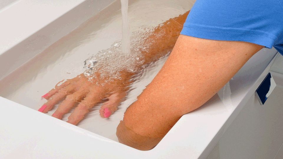 Heißer Tipp bei großer Hitze aus unserer Serie "Naturheilkunde für unterwegs":